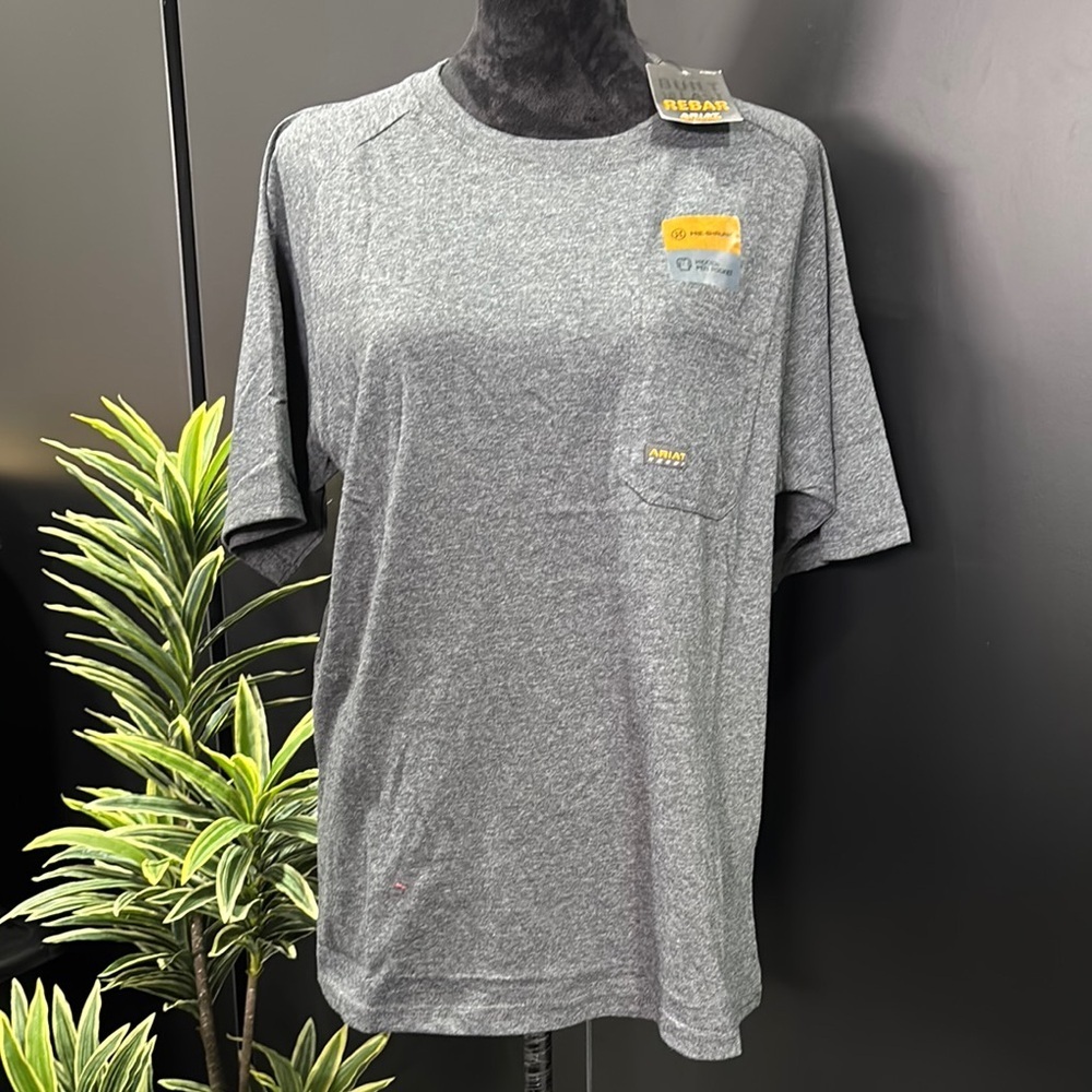 Ariat Cotton Strong,pre-shrunk,hidden pen pocket,extended hemline,crewneck